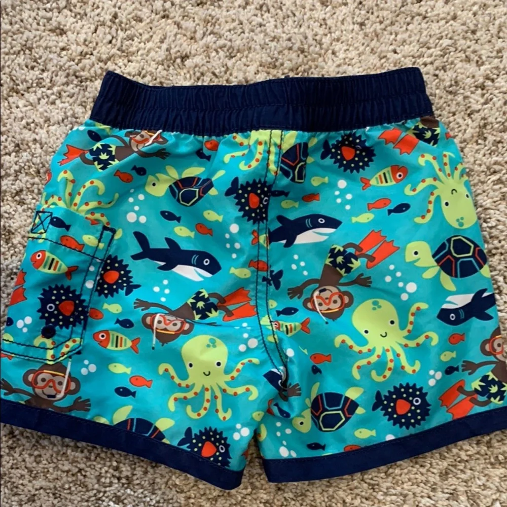Old Navy make splash
